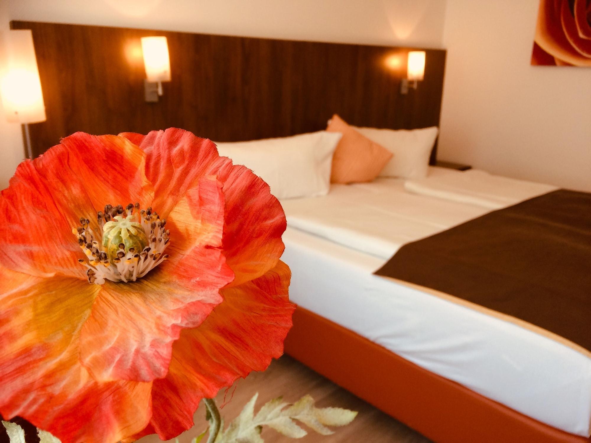 Triton Hotel Cologne Exterior photo