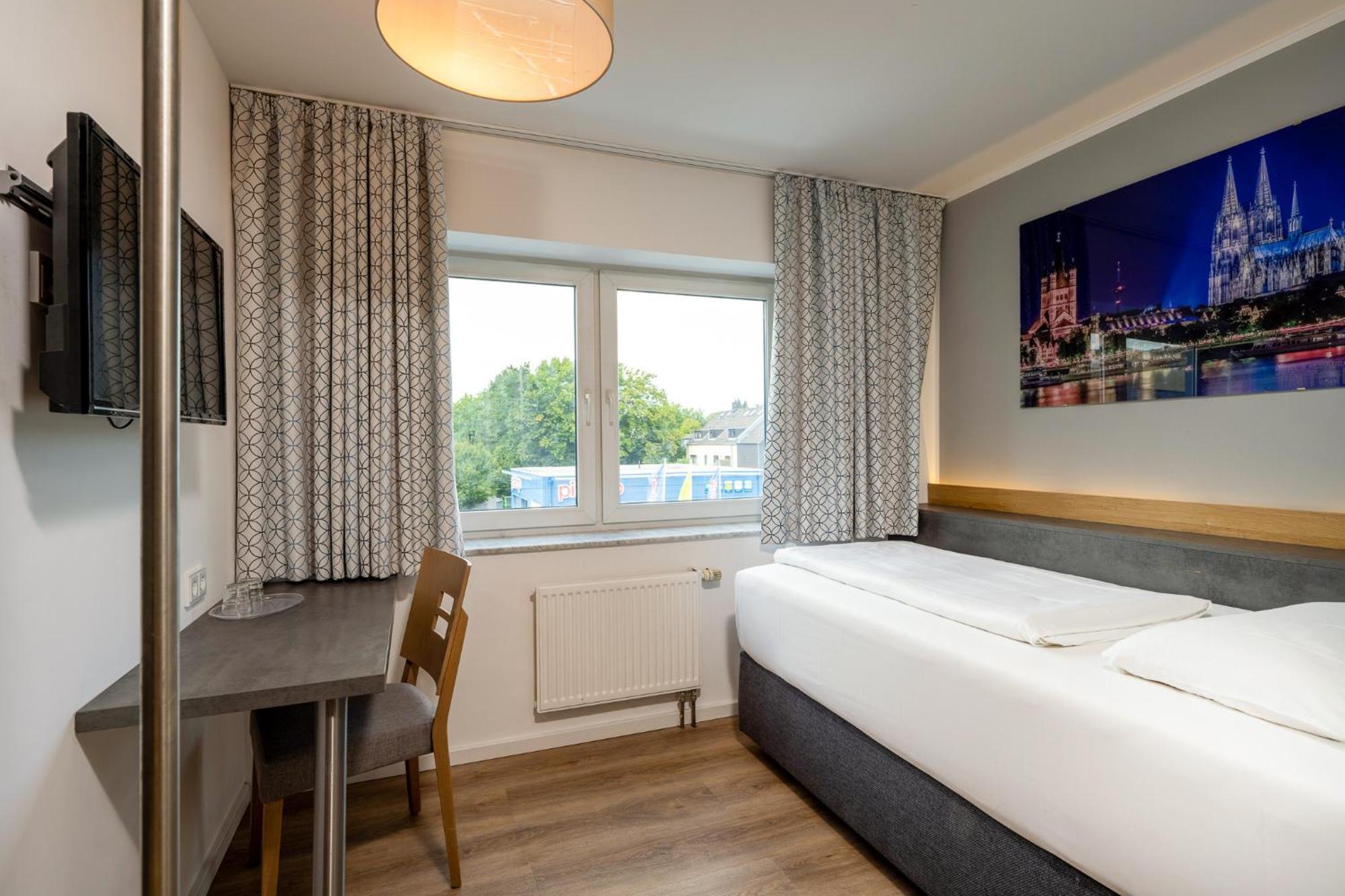 Triton Hotel Cologne Exterior photo